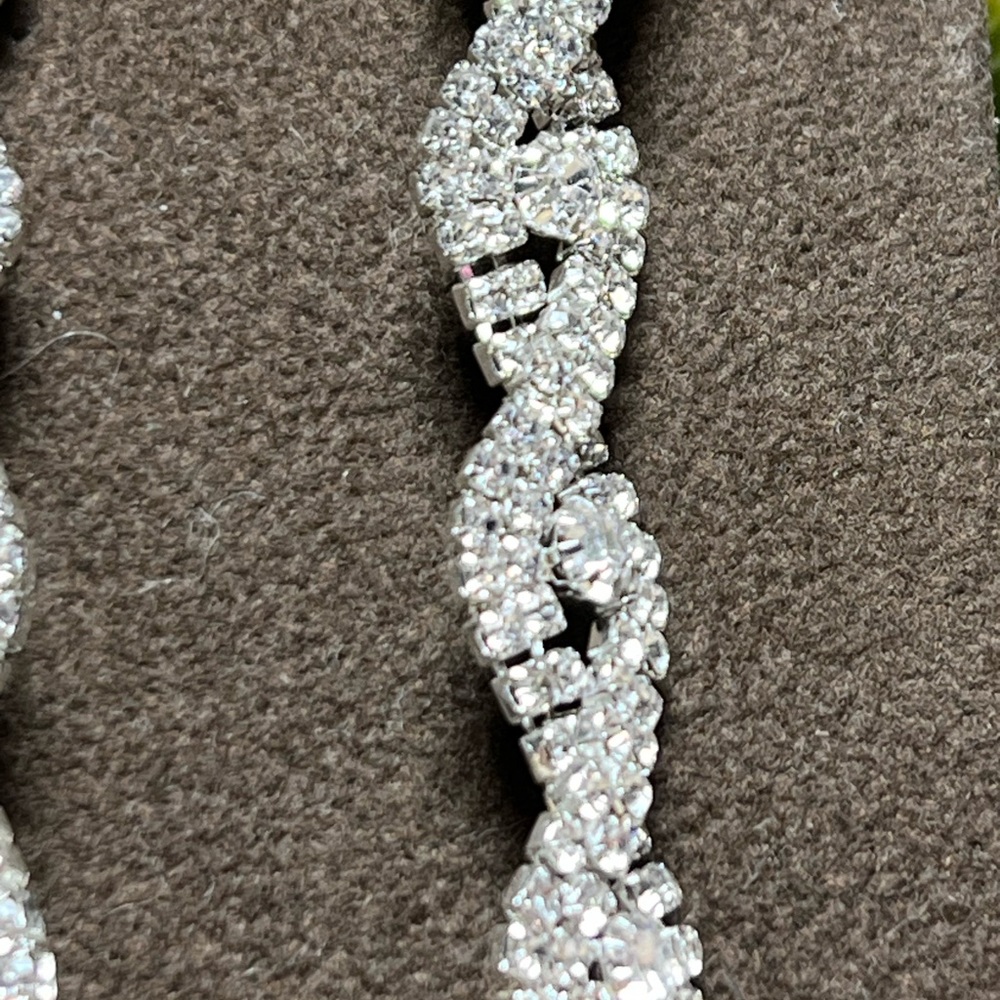 VTG| Rhinestone Crystal Twisted Necklace ✨🤍 - Picture 4 of 15
